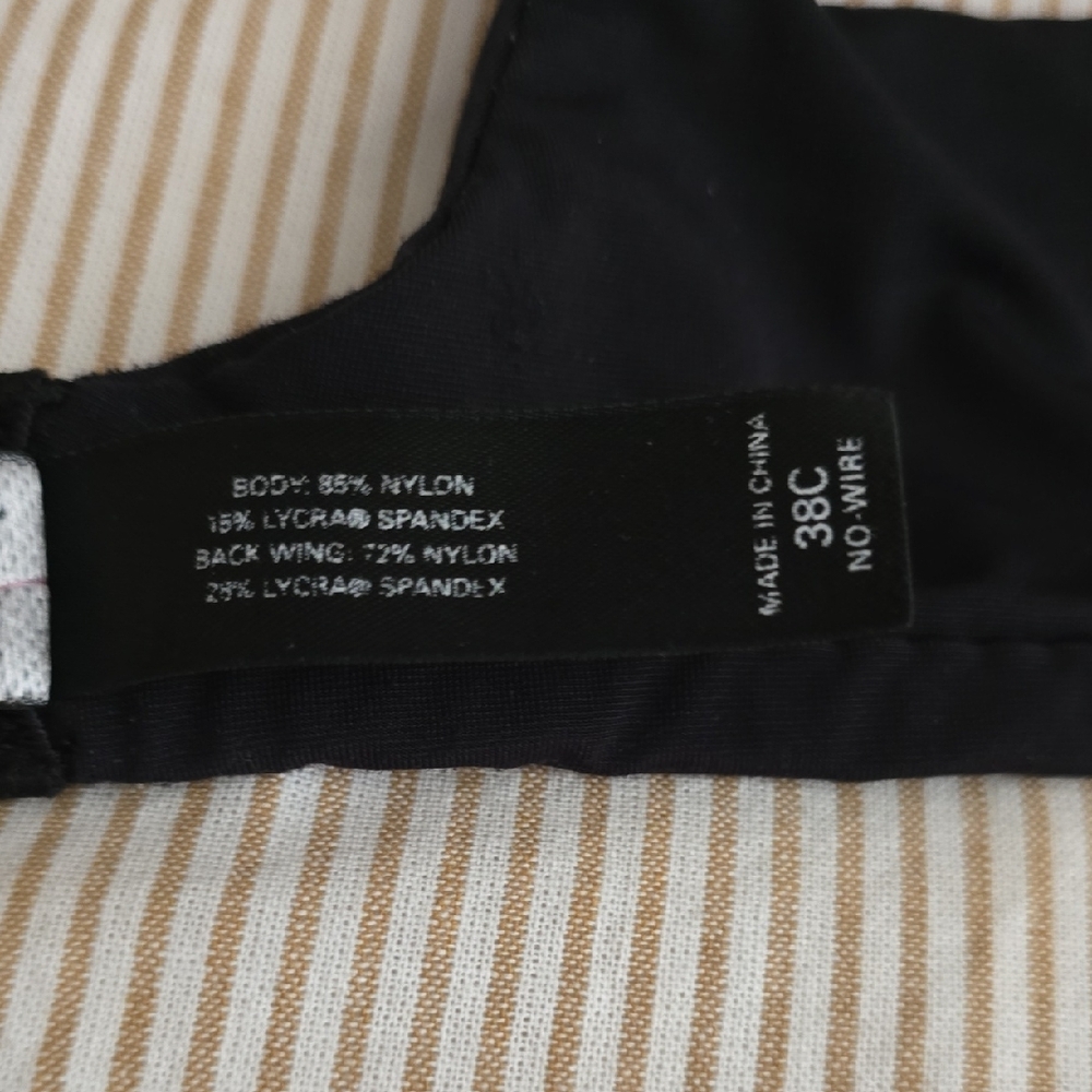 Victoria's Secret Elegant Black Bra - Picture 4 of 9